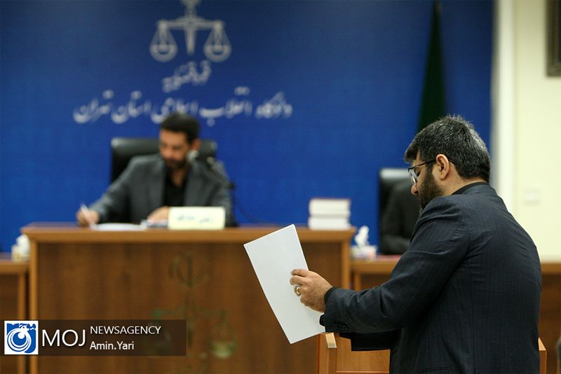 متهم دلاویز: من برای نظام می میرم، چطور میتوانم اخلال کنم؟! / نماینده دادستان: نمیخواهد برای نظام بمیرید، دست از سر اقتصاد کشور بردارید!