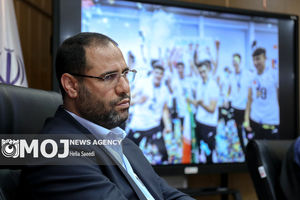 معلمان هویت انقلاب را ساخته اند