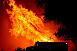 آتش‌سوزی ضایعات در شهرک سنگ کاشان