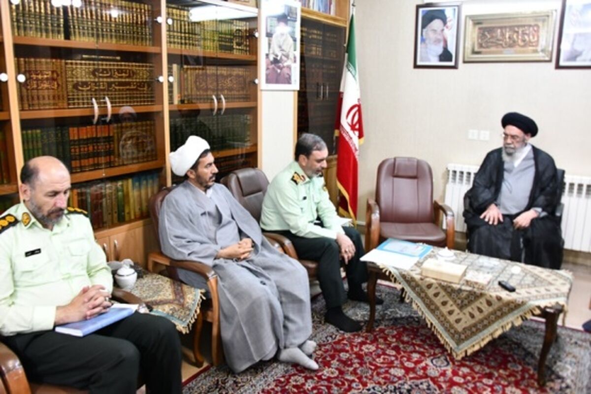 امام جمعه اصفهان و پلیس