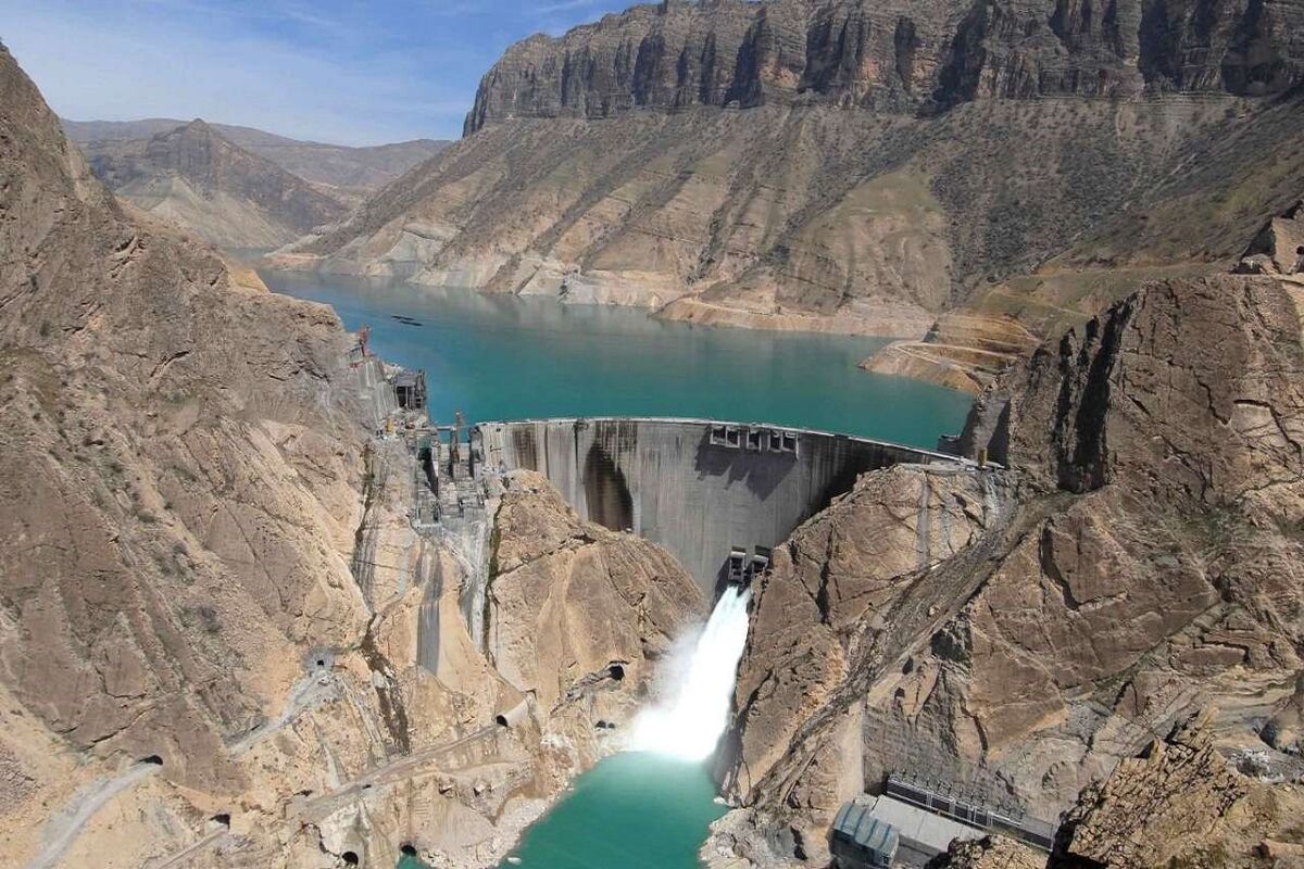 نیروگاه برق آبی