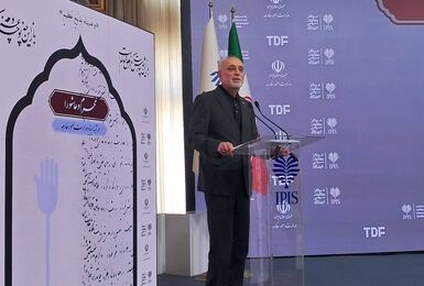مقاومت به معنای نفی گفتگو نیست/فرهنگ عاشورا به معنای انتخاب بین حق یا مصلحت است