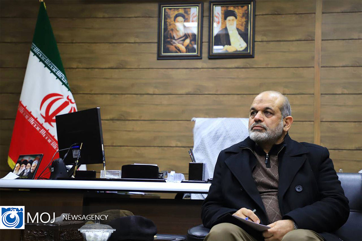 حضور وزیر کشور در مناطق زلزله  زده خوی