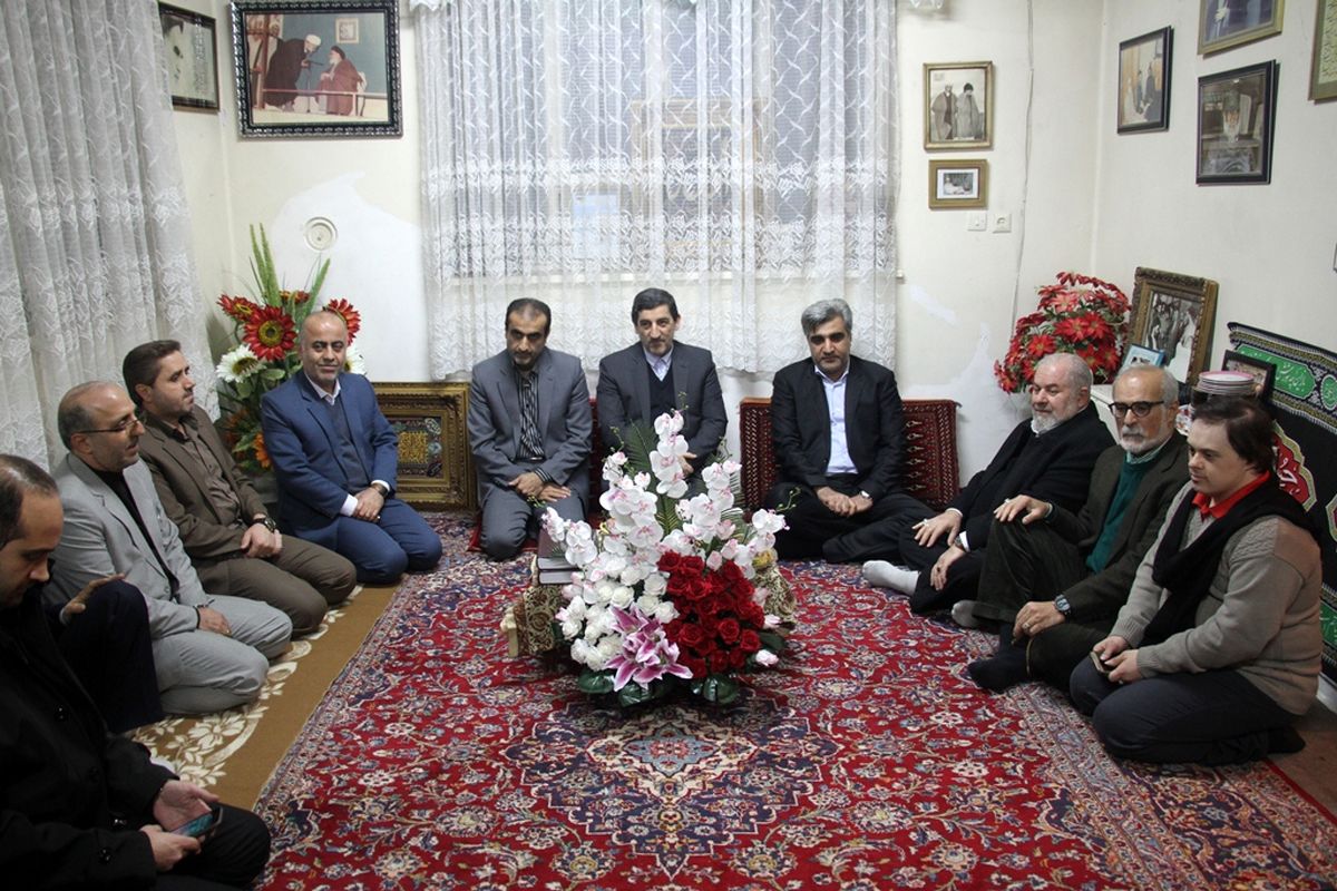 دیدار استاندار با خانواده ایت الله احسانبخش