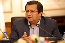 همتی به خیابان فردوسی رفت/بازدید سرزده از صرافی ها/همه قیمت های تابلوها یکی شدند
