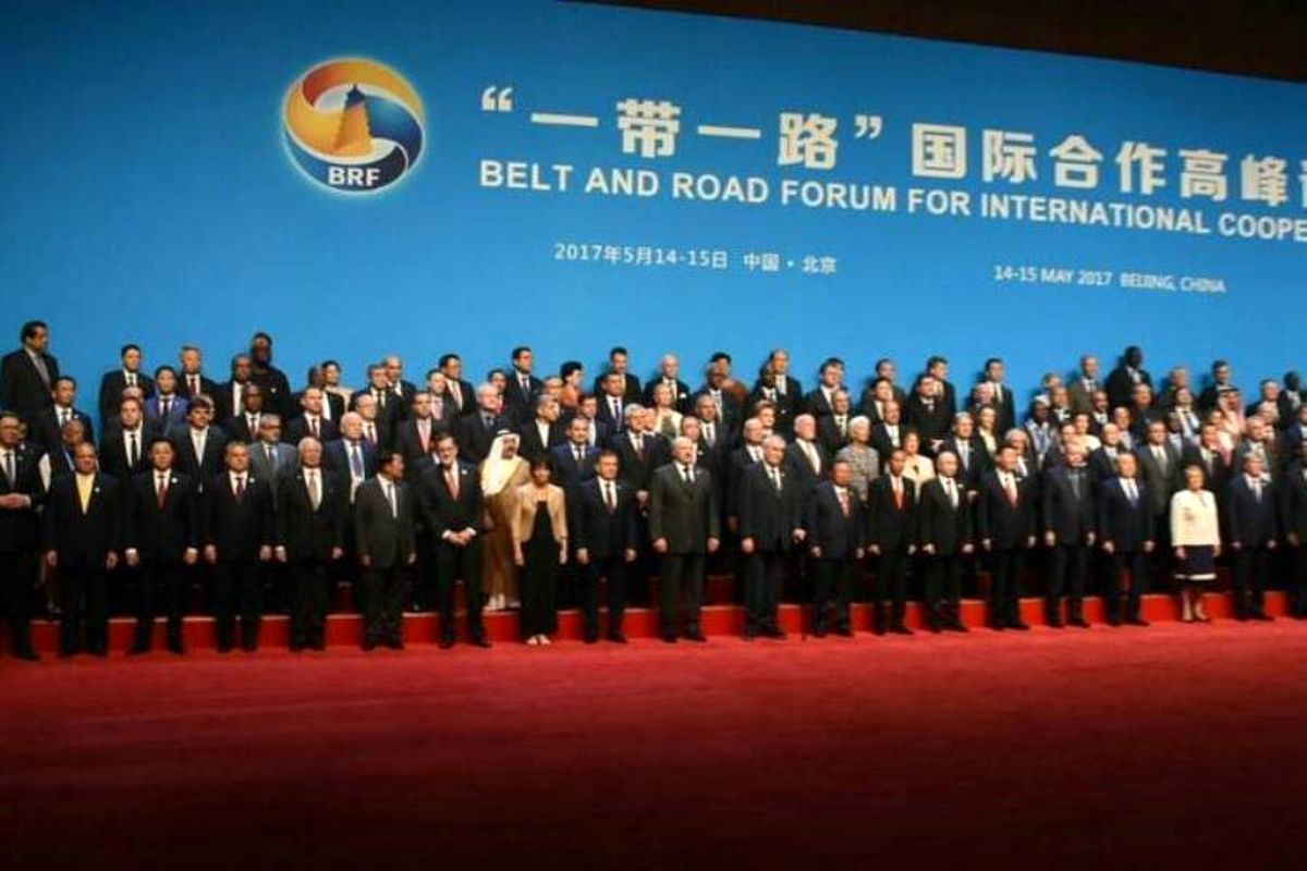 نشست کمربند و جاده