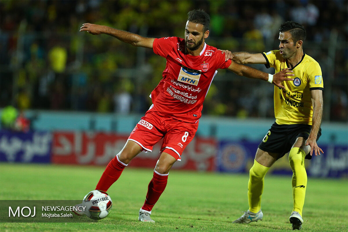دیدار تیم های فوتبال پارس جنوبی جم و پرسپولیس