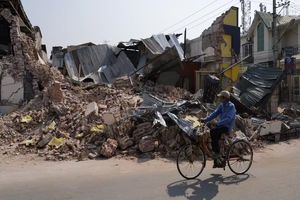 بمباران شهرها توسط ارتش میانمار در میان بحران زلزله ادامه دارد