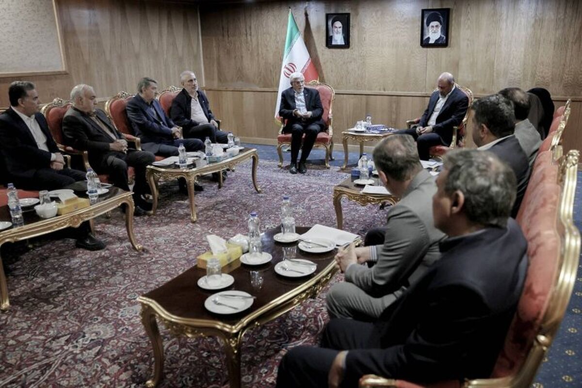  جلسه پروژه آزادراه تهران ـ شمال به ریاست محمدرضا عارف معاون اول رئیس‌جمهوری ب