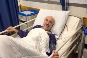 اولین فیلم از سید محمد خاتمی در بیمارستان پس از عارضه قلبی + فیلم