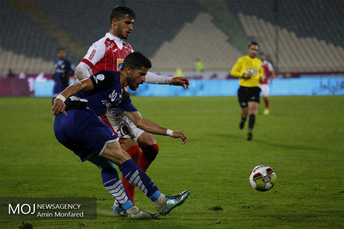 دیدار تیم های فوتبال پرسپولیس و استقلال خوزستان