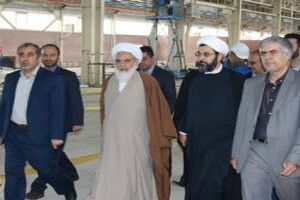بازدید امام‌جمعه کرمانشاه از کارخانه ایران‌خودرو صحنه