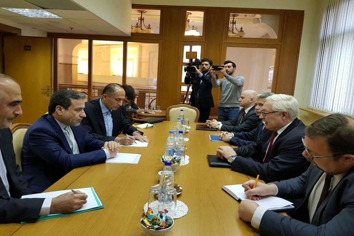 رایزنی عراقچی با همتای روس خود