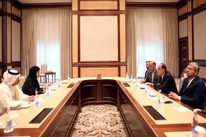 آمریکا به دنبال غارت منابع و ثروت تمام کشورهاست