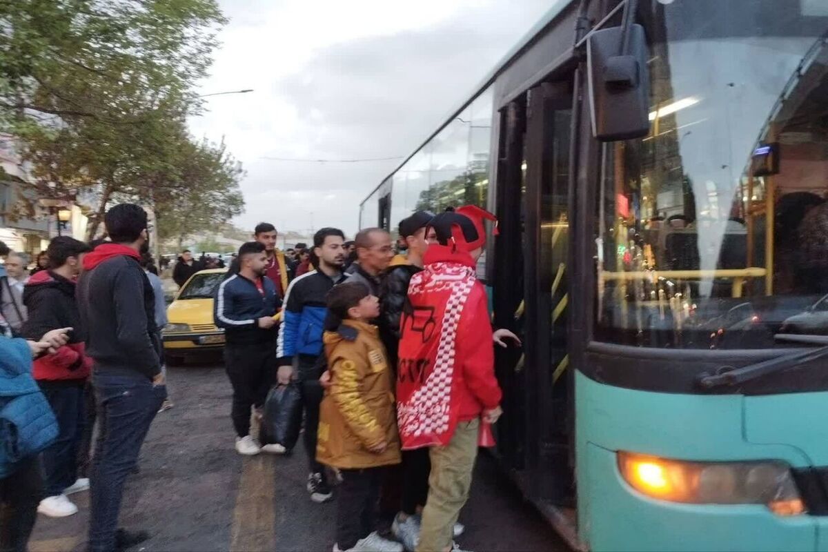 اتوبوس رایگان بازی تراکتور پیکان تبریز 