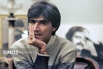 بدرقه پیکر ناصر تقوایی با نواختن دمام و سنج به سوی منزل ابدی + فیلم
