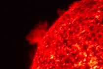 برجستگی‌های خروشان در لبه خورشید