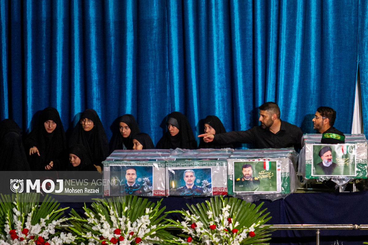وداع با پیکر شهدای خدمت در مصلای امام خمینی (ره) تهران _ ۲
