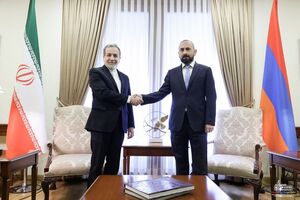 وزرای ایران و ارمنستان درباره صلح باکو و ایروان تلفنی رایزنی کردند