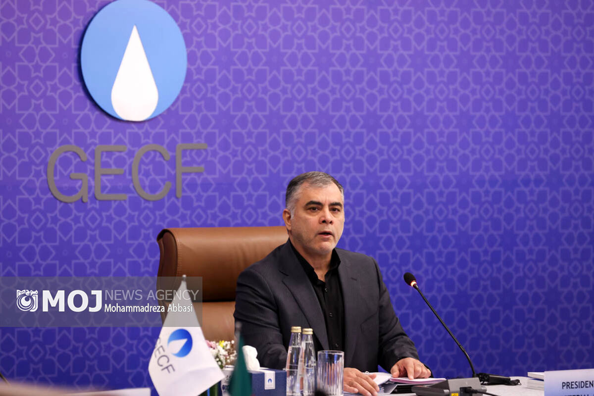 محسن پاک‌نژاد وزیر نفت