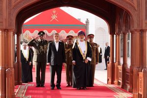 استقبال رسمی از رئیس جمهور ایران  در مسقط