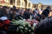 رئیس حوزه علمیه اصفهان بر پیکر مرحوم حجت الاسلام مظاهری اقامه نماز کرد