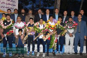 قهرمانان کشتی آزاد دانش‌آموزی جهان وارد خرم‌آباد شدند