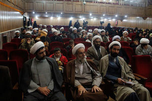 اساس فعالیت حوزه علمیه حرکت‌آفرینی و تفکر انقلابی است