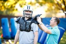 تشخیص ضربه مغزی بازیکنان به وسیله فوم هوشمند