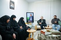 لاریجانی با خانواده شهید سرلشگر سعید ایزدی دیدار کرد