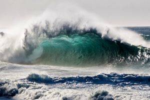 شناورهای سبک و صیادی از تردد به جزایر غربی هرمزگان خودداری کنند