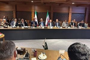 وزیر کشور بر اهمیت افزایش حجم تجارت ایران و پاکستان به ۱۰ میلیارد دلار تاکید کرد