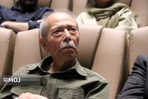 استاد نصیریان روی صحنه سنگلج رفت