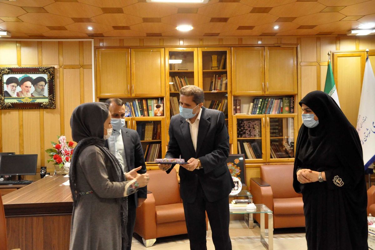 نشست ویژه کتاب خوان معلمان مروج کتاب و کتابخوانی در رشت