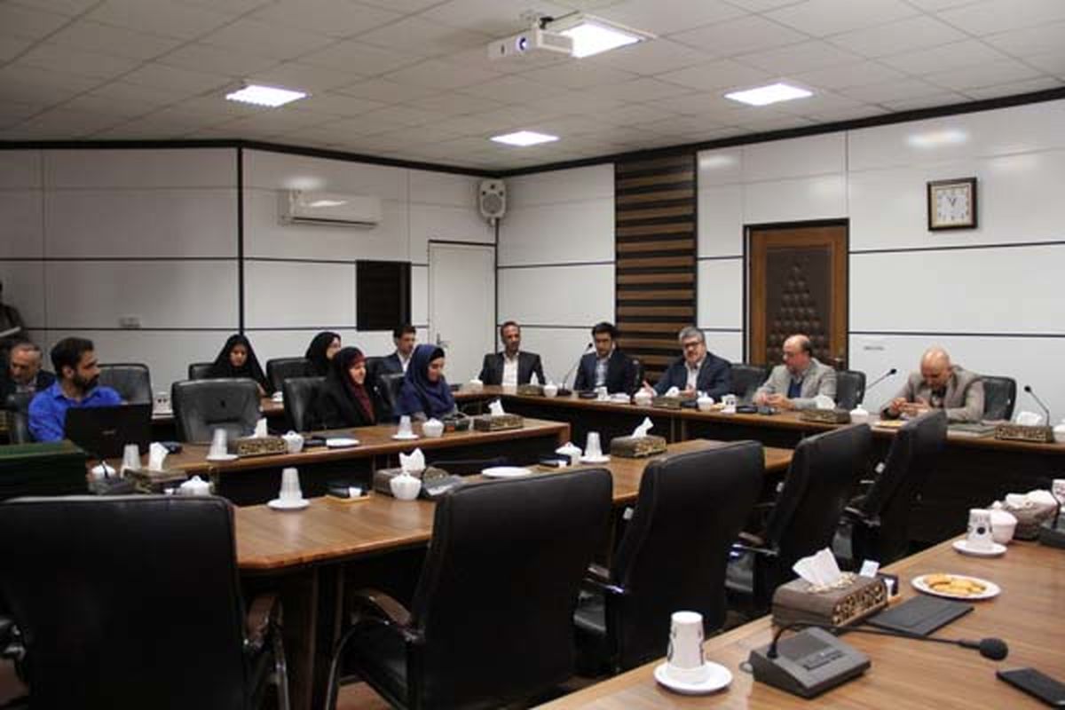 تجلیل از برگزار کنندگان سی امین سالگرد دانشگاه یزد