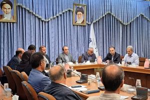 تصمیم‌گیری برای رفع مشکلات ۱۶ واحد تولیدی و طرح سرمایه‌گذاری/ الزام دستگاه‌ها و بانک‌ها به مقررات‌زدایی و تأمین منابع مالی