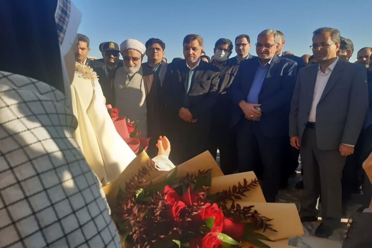 وزیر بهداشت در گناباد