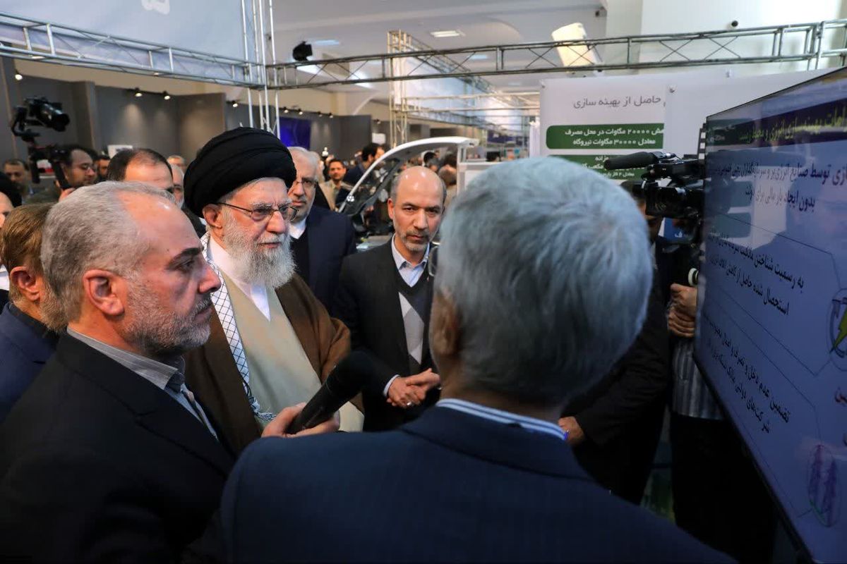 رهبر انقلاب