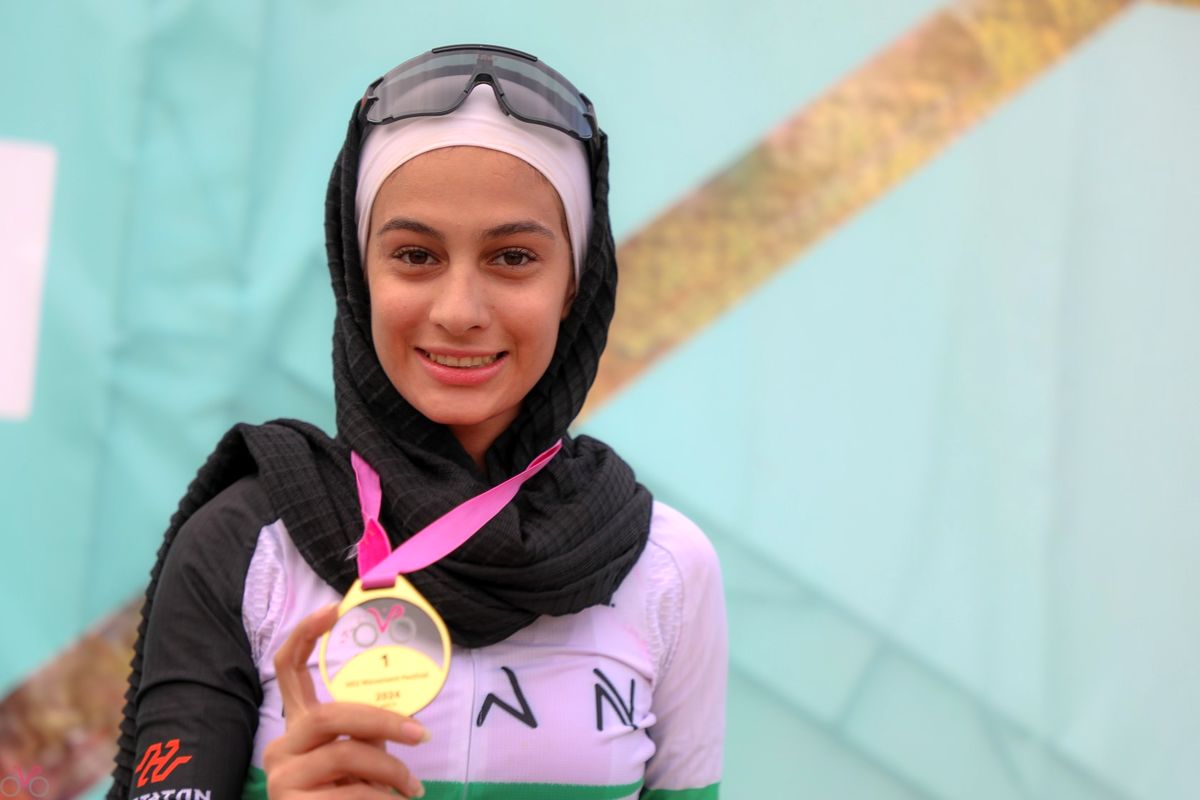 عباسی+ قهرمان مسابقات دوچرخه سواری 