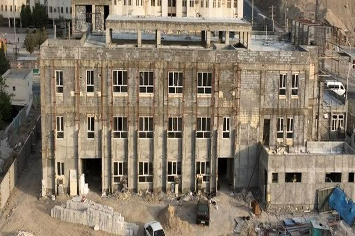 مدرسه ۱۵ کلاسه 