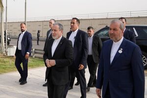 وزیر امور خارجه به یادبود فرماندهان شهید مقاومت ادای احترام کرد