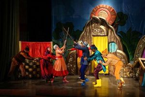 هدف تئاتر برقراری ارتباط با مخاطب است