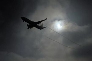 سقوط یک هواپیما در اردبیل / هواپیما احتمالا نظامی بوده است