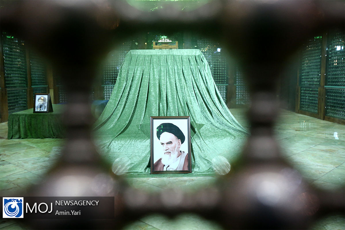 یوم الله ۱۲ بهمن در حرم بنیانگذار جمهوری اسلامی