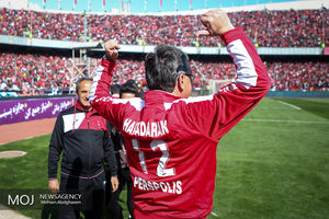 استادیوم آزادی قبل از شروع دربی ۸۶