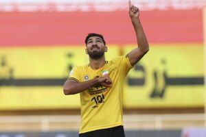 مغانلو به پرسپولیس نیامد و در اتحاد کلباء ماندنی شد