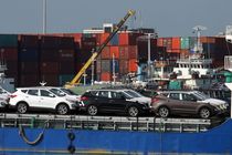 توقیف محموله خودروی خارجی قاچاق در آب‌های هرمزگان