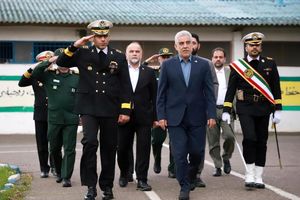 حضور نیروی دریایی ارتش و سپاه در خلیج فارس و دریای خزر مقتدرانه است+تصاویر رژه