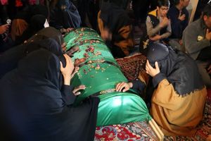 مراسم یادمان یاس کبود در شهرستان خفر میزبان گردشگران علاقمند به میراث معنوی می‌شود