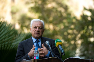  رهبر معظم ایران پدر وحدت شیعه و اهل سنت است